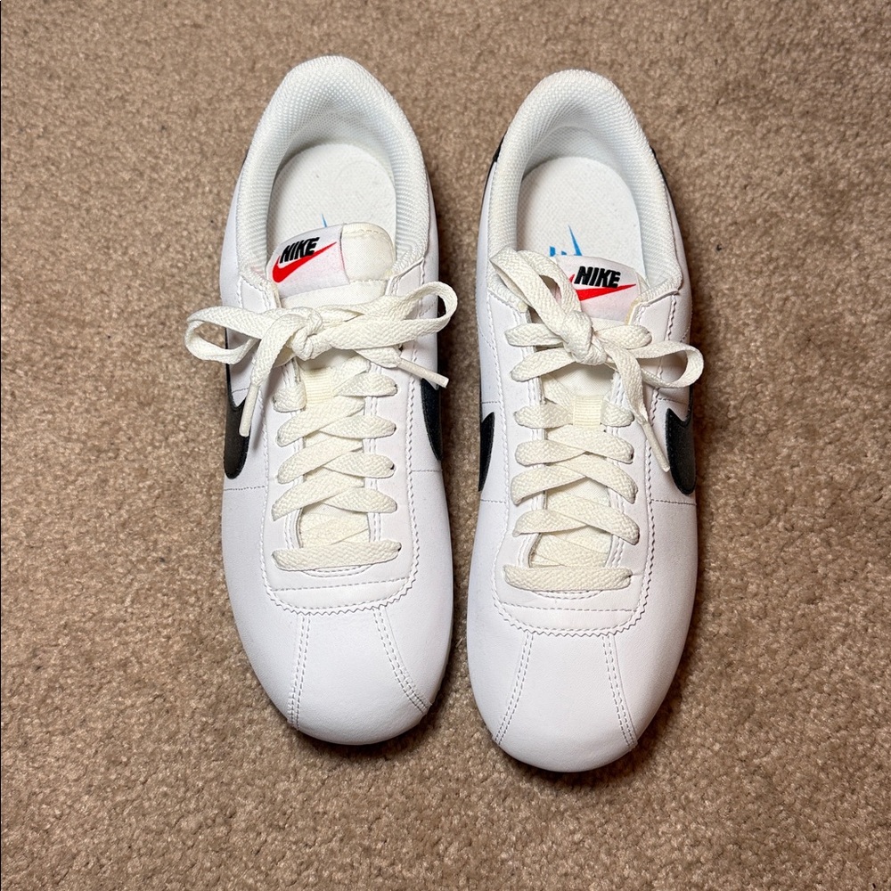 Nike Cortez in White Leather - Picture 2 of 8